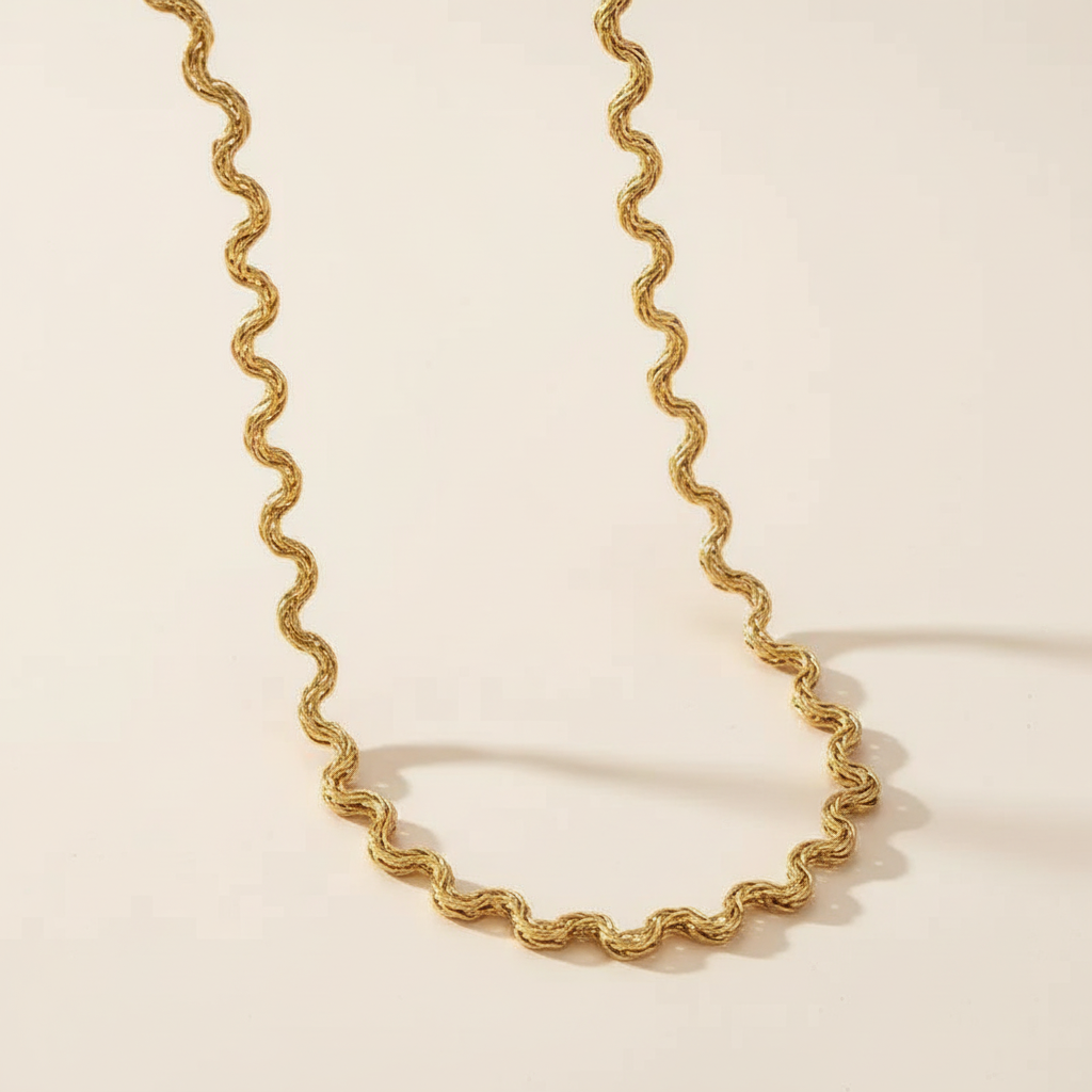 TWISTY ELEGANCE NECKLACE