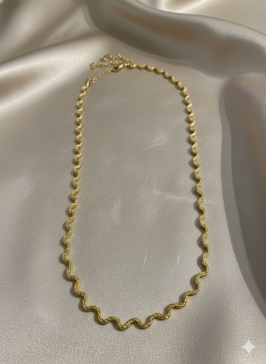 TWISTY ELEGANCE NECKLACE