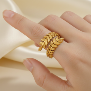 LEAFY TWIST RING