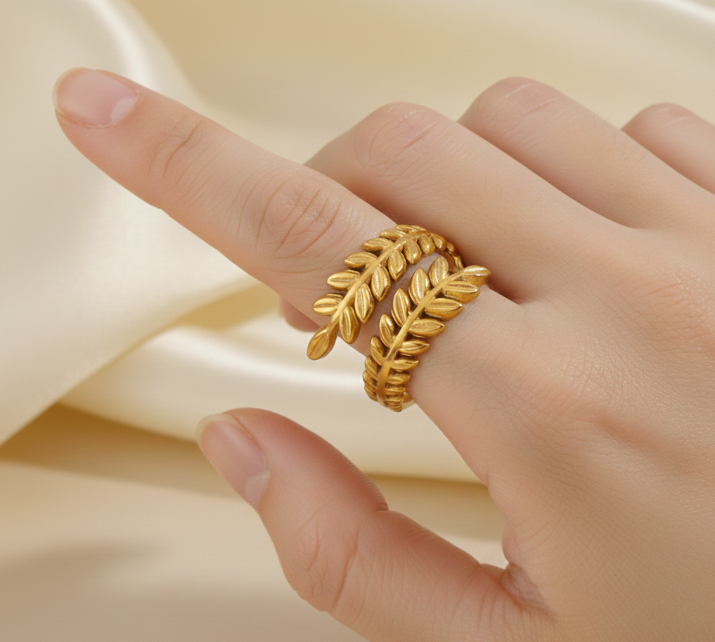 LEAFY TWIST RING