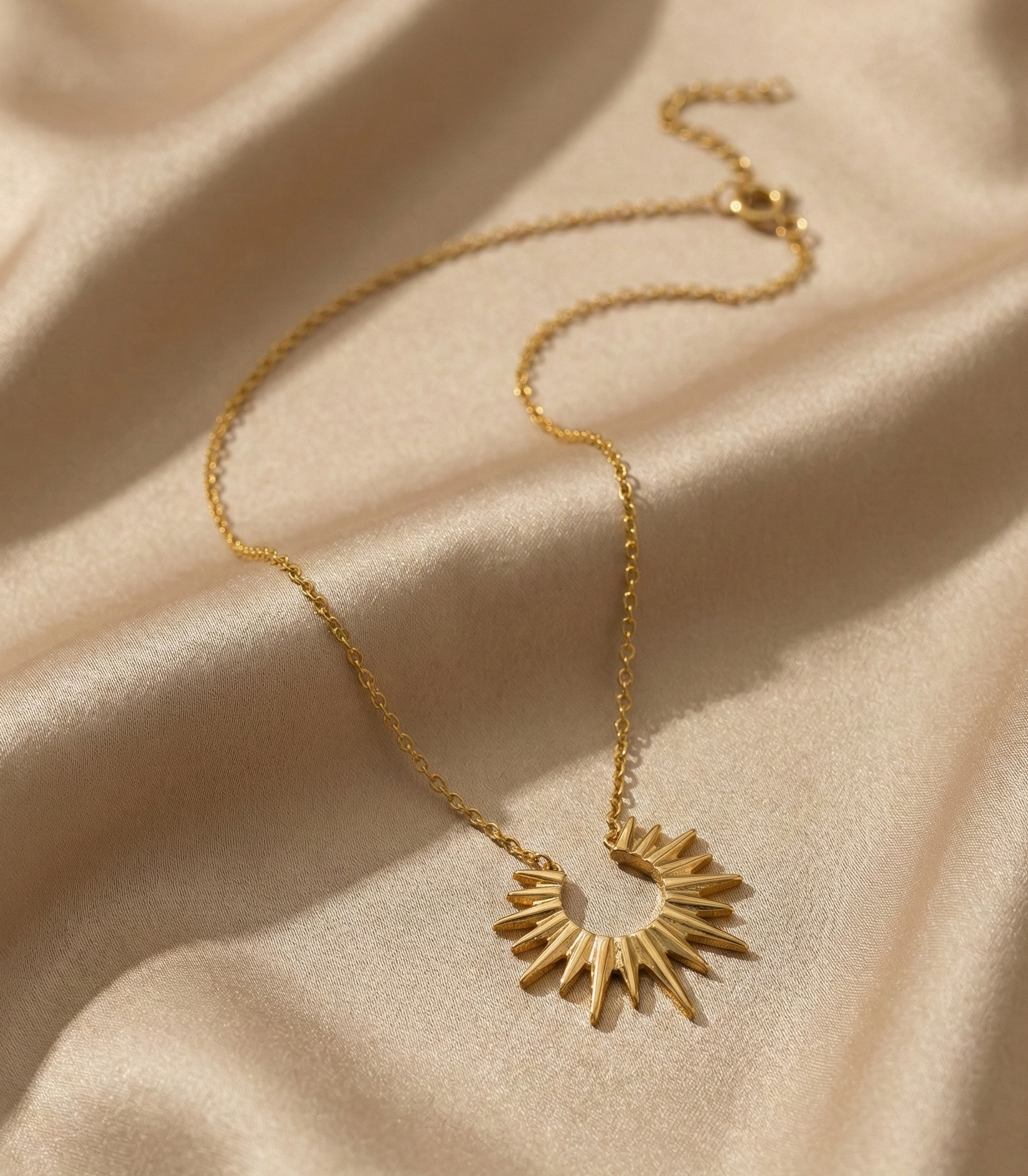 ELEGANT SUNSHINE NECKLACE