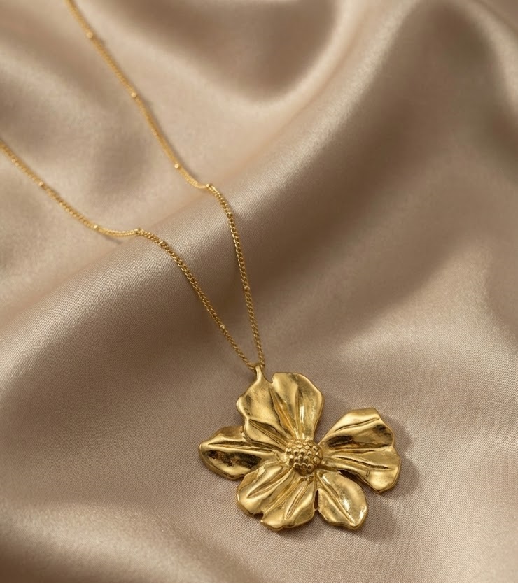 FLORAL STATEMENT NECKLACE